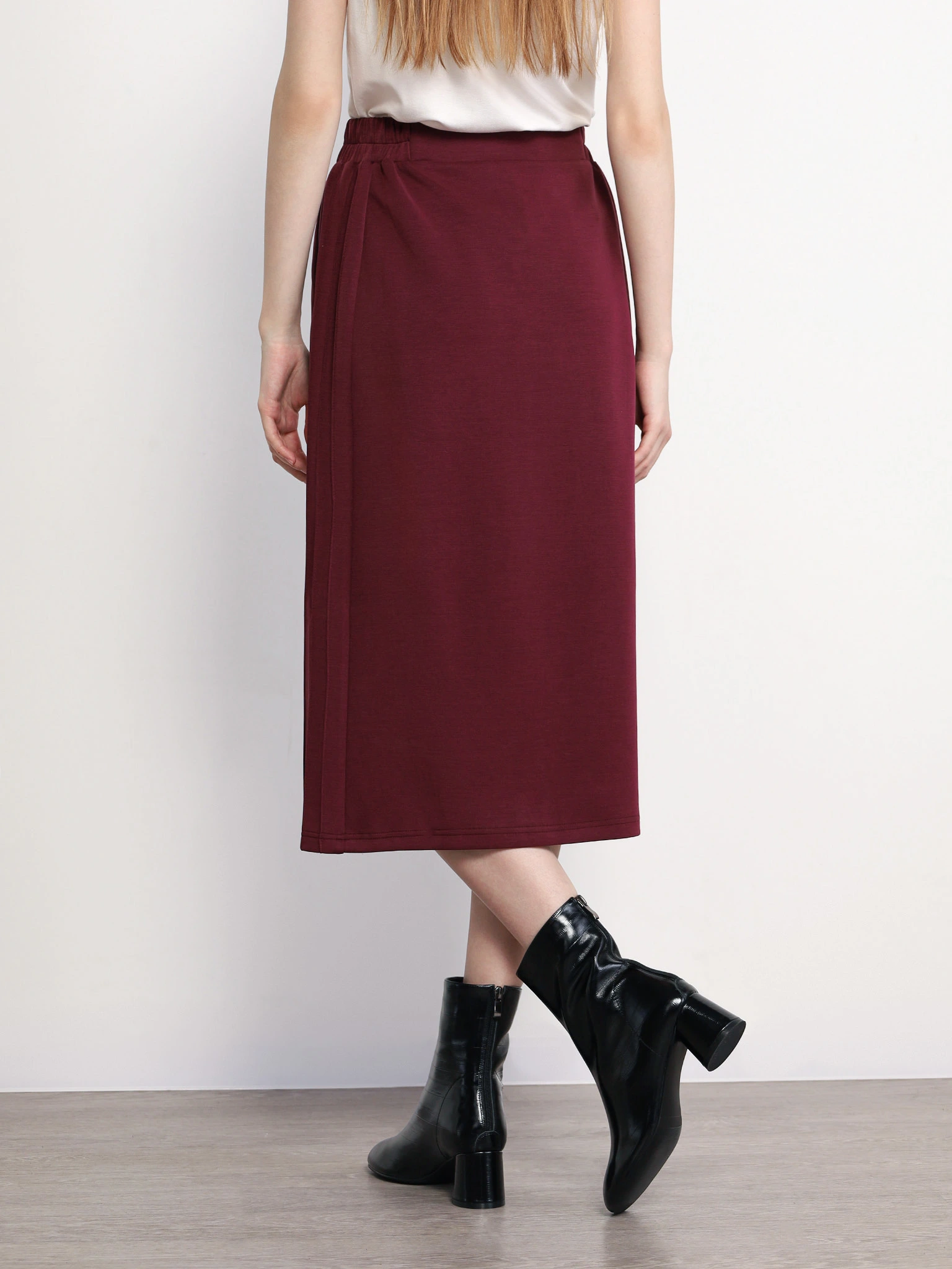 Юбка бордового цвета с эластичным поясом